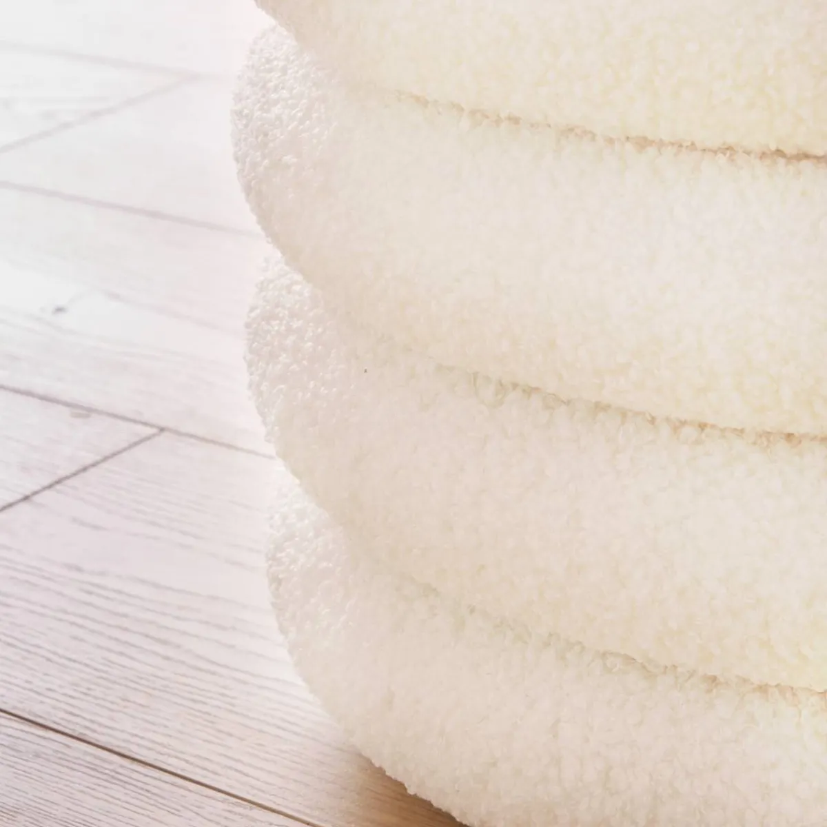 Atmosphera Voir Tout |Poufs*Pouf coffre bouclette "Giulia" Beige