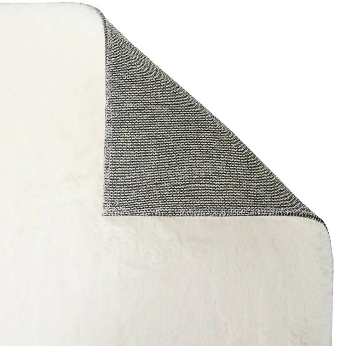 Atmosphera Tapis Rectangulaire*Tapis fausse fourrure "Couka" Modèle1